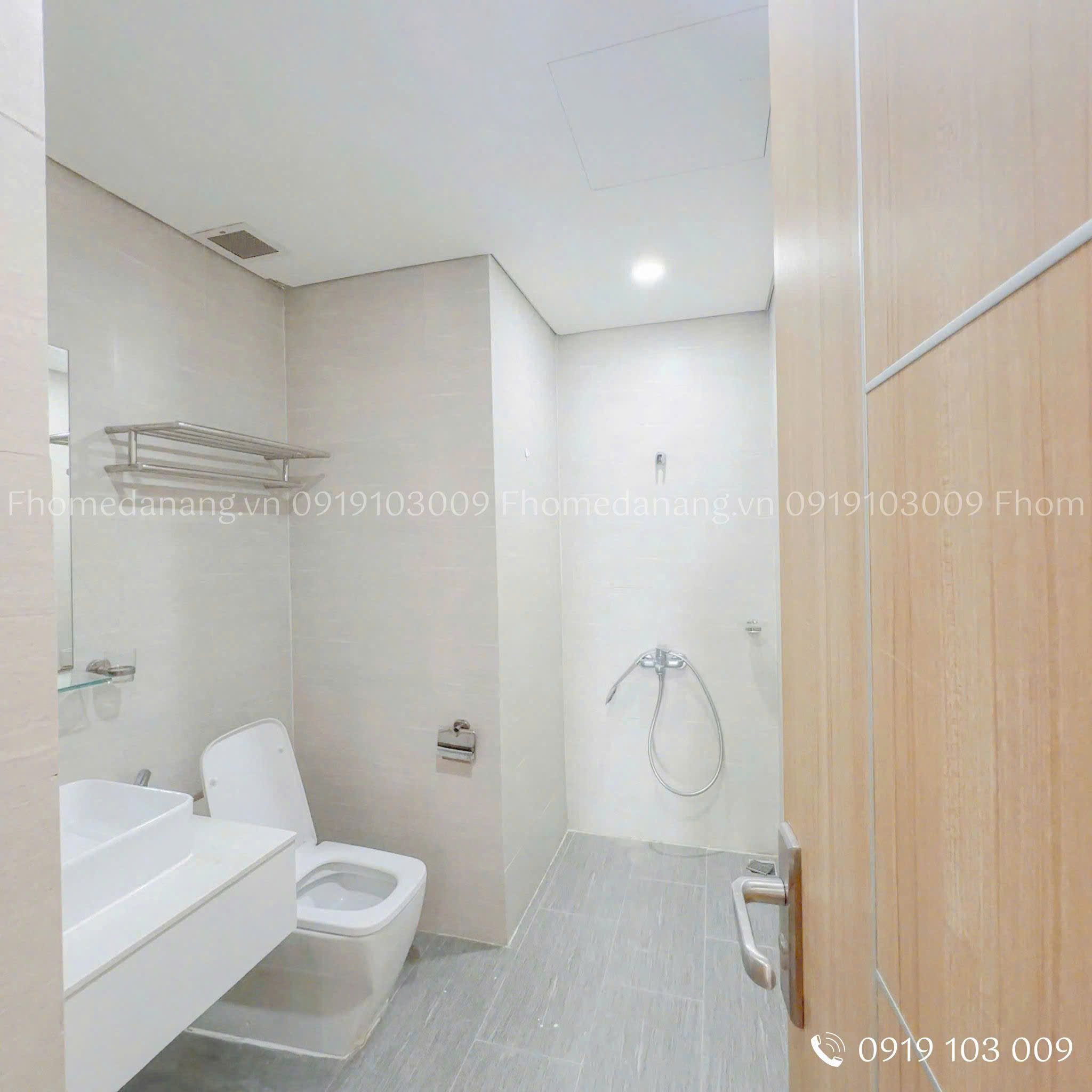 01053715-b009-4bf8-838d-296290494913 01053715-b009-4bf8-838d-296290494913